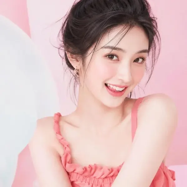 夏彩虹 - 黄果短剧入口明星艺人头像